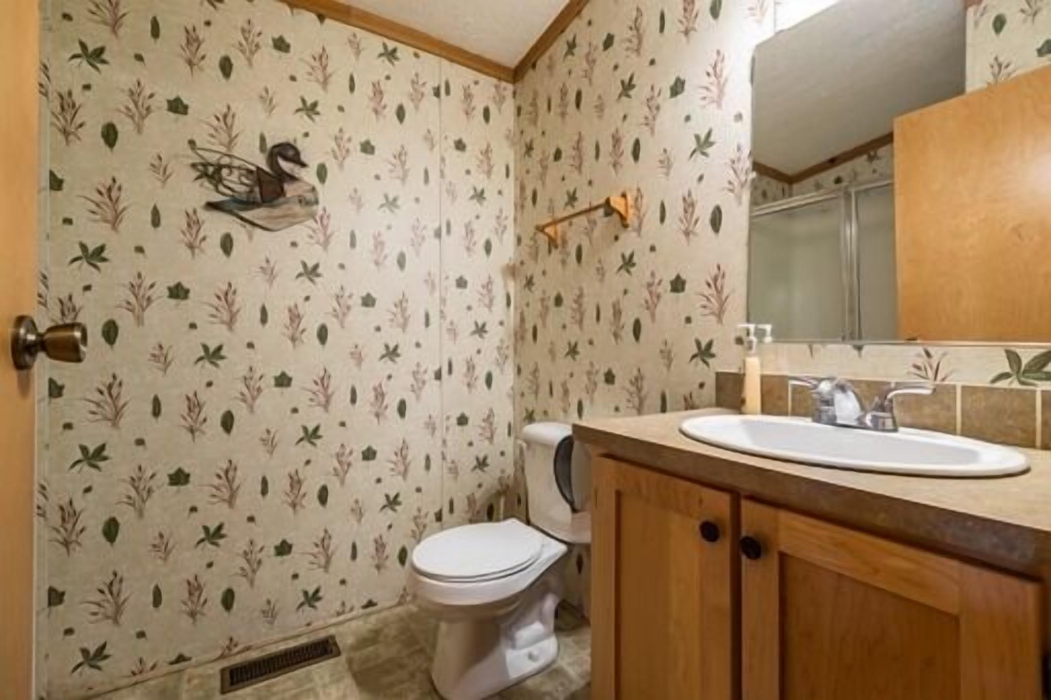 A short walk outside your cabin you can enjoy a great meal and at the Riviera Pub and Grill