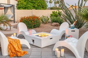 Terrace/patio - Designer Oasis Minutes from Scottsdale Events, Heated Pool,Hot Tub ,Sleeps 8 (Scottsdale)