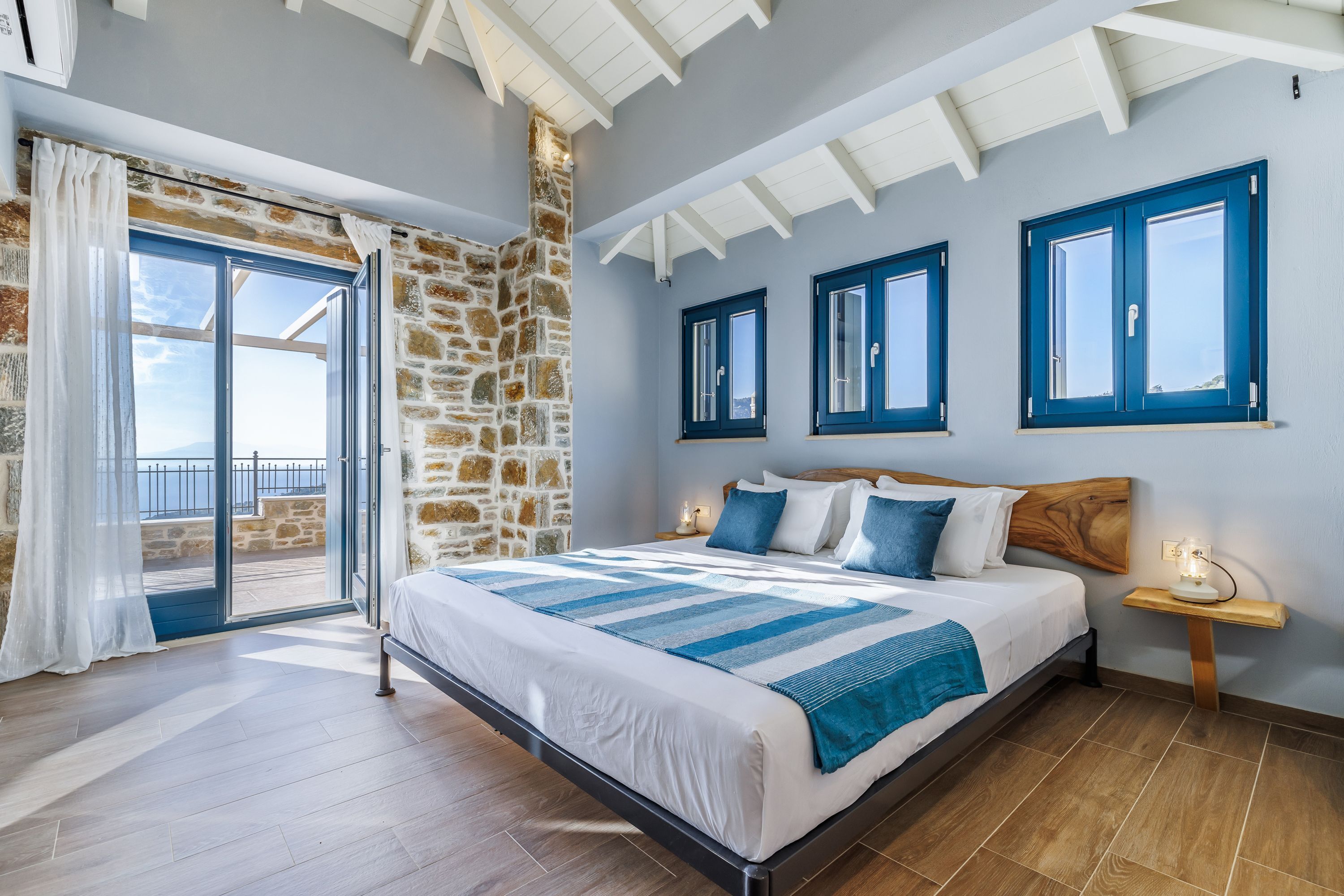 Villa | 4 bedrooms, soundproofing, Internet