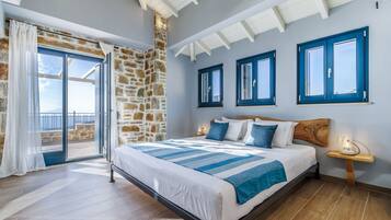 Villa | 4 bedrooms, soundproofing, Internet