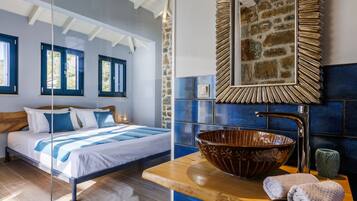 Villa | 4 bedrooms, soundproofing, Internet