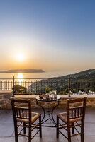 4 habitaciones, sistema de insonorización y acceso a internet 