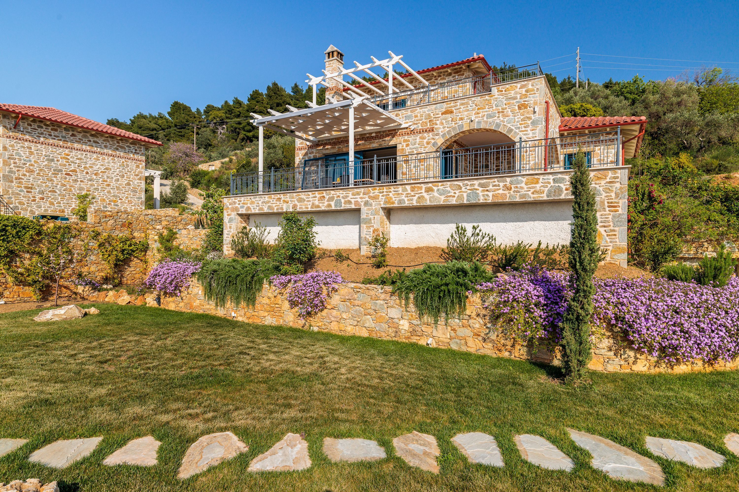 House | 4 bedrooms, soundproofing, Internet