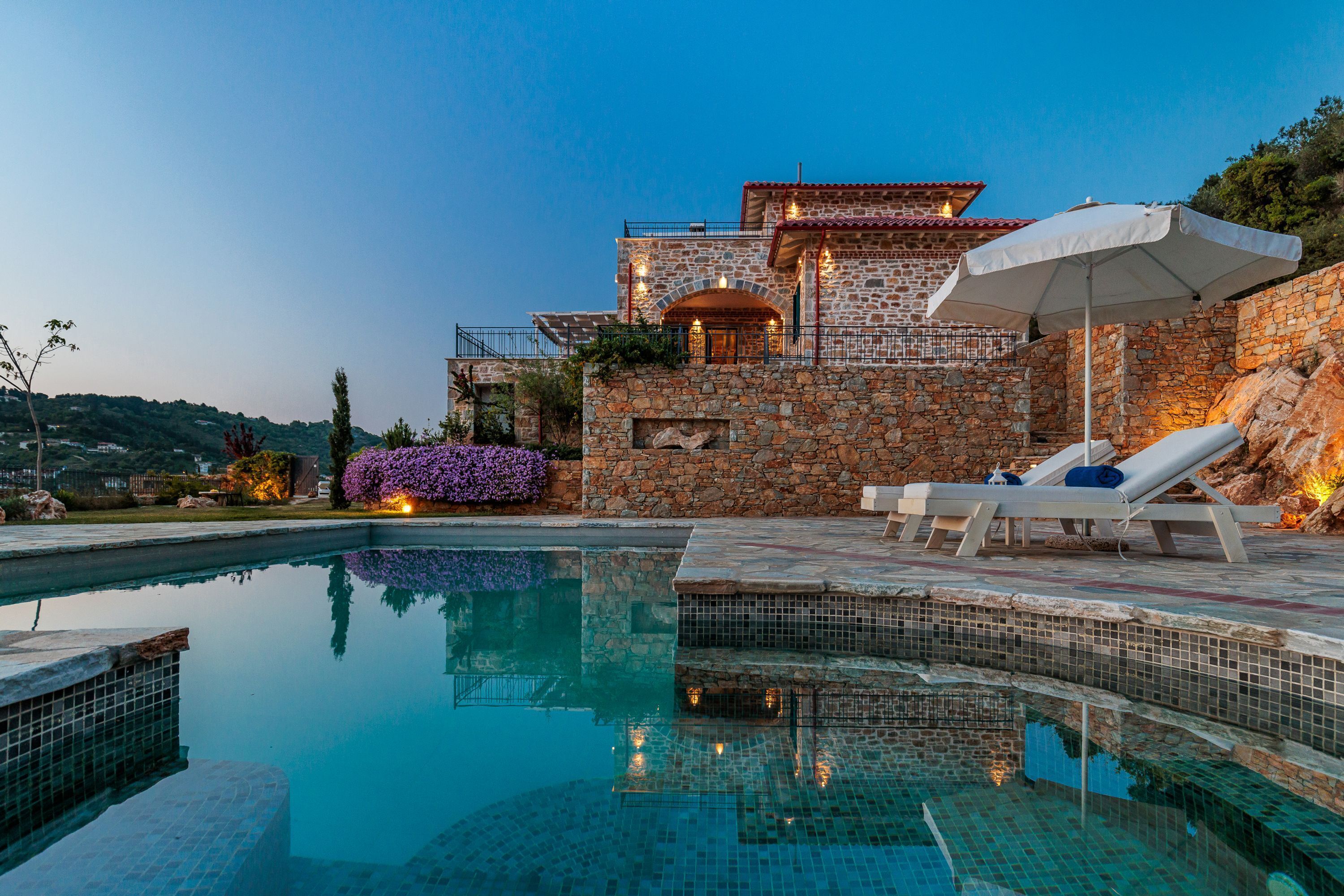 Villa | 4 bedrooms, soundproofing, Internet