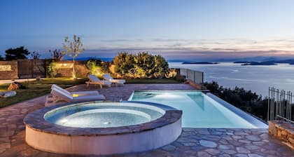 Rodon Luxury Villas Aura