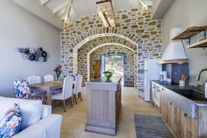 5 bedrooms, soundproofing, Internet - Rodon Luxury Villas Eos (Skopelos)
