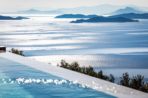 Rodon Luxury Villas Eos