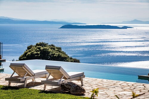 Rodon Luxury Villas Eos