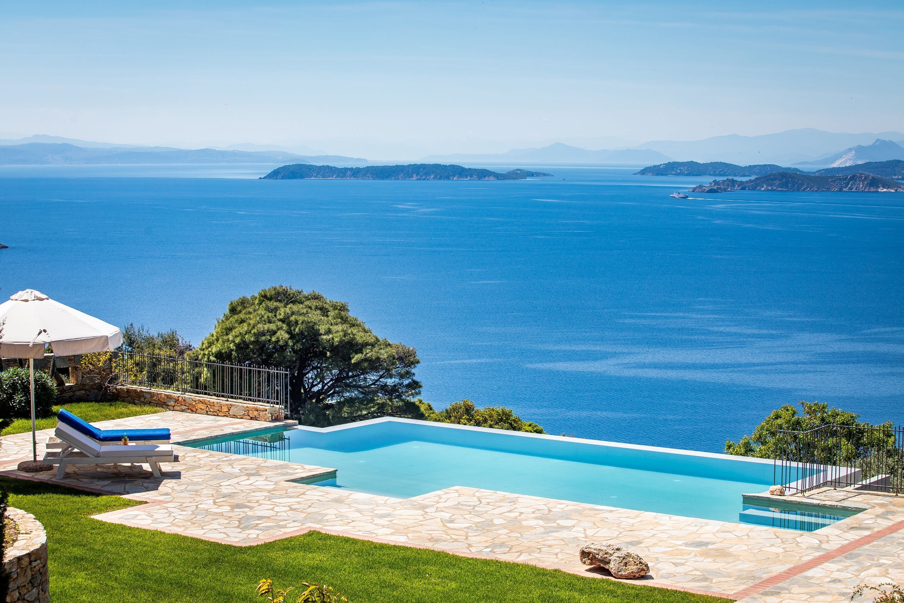 Villa | 5 bedrooms, soundproofing, Internet