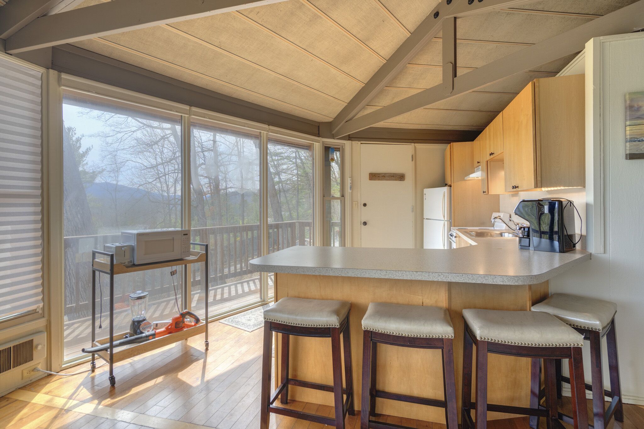 Special Greenbrier accommodations included with rentals of 3+ nights, inquire for more information