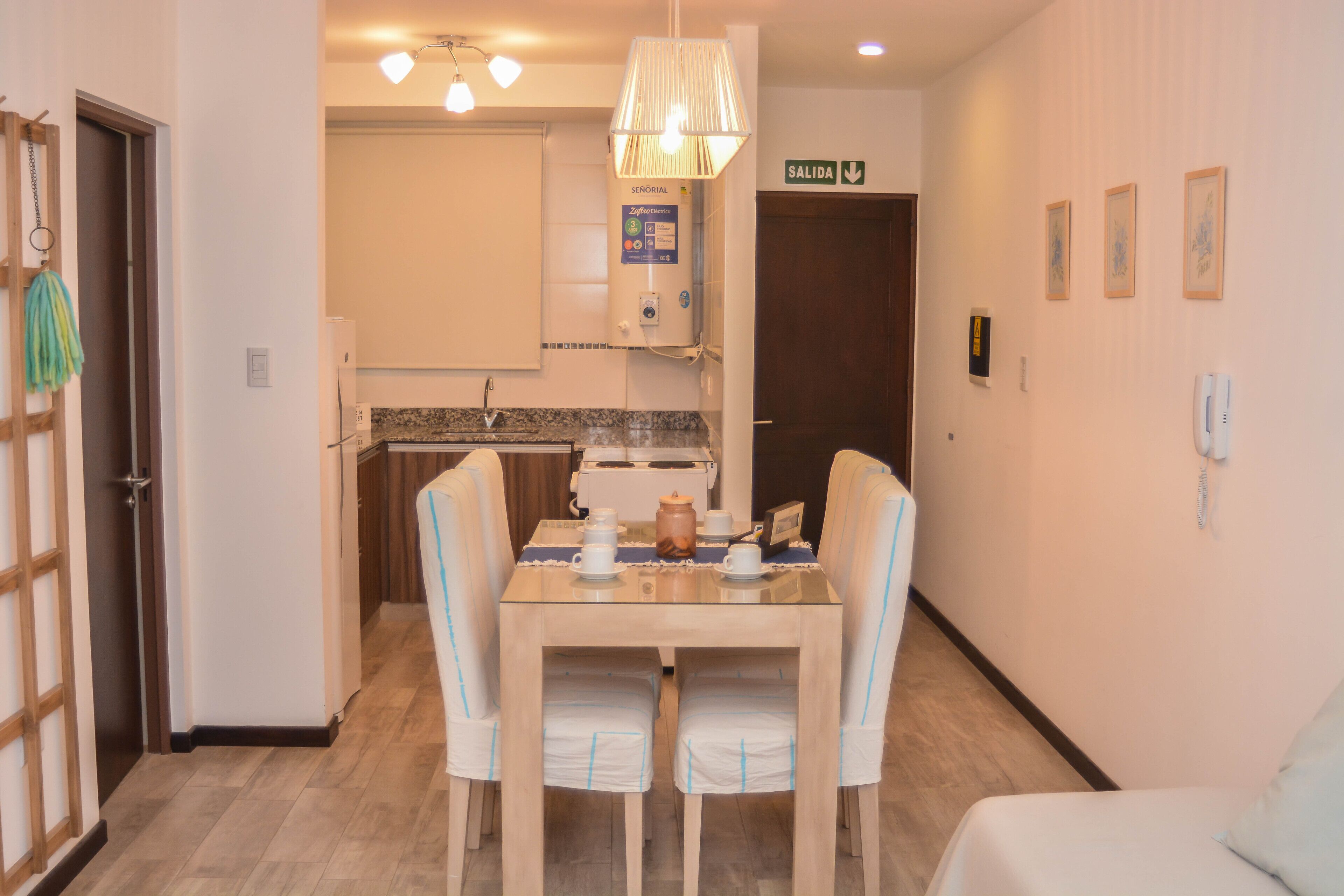 Deluxe Apartment | Living area