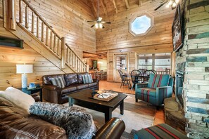Smart TV, fireplace - Near Pigeon Forge | Theater, Game Room, Hot Tub & Resort Pools (Sevierville)