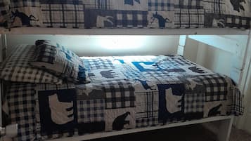 3 bedrooms, bed sheets