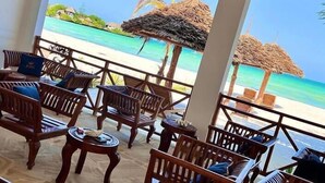 Restaurant - Karibu beach resort  (Pongwe)