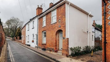 Talo | 3 makuuhuonetta, työpöytä