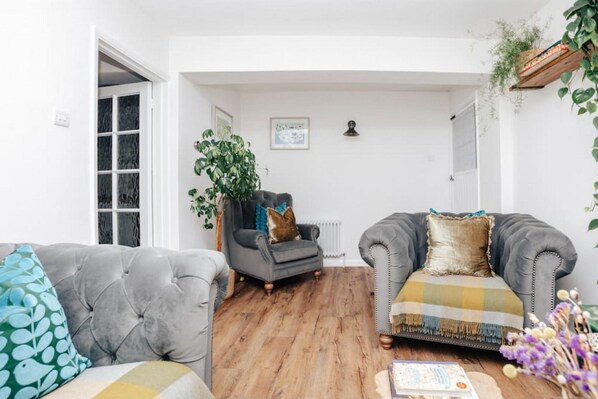 独立别墅 | 3 多间卧室、办公桌