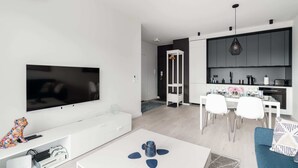 Living area - Sunny Apartment with Balcony | Parking | Lake View (Poznan)