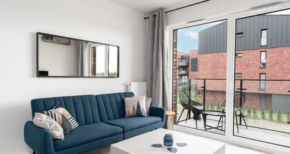 Sunny Apartment with Balcony | Parking | Lake View