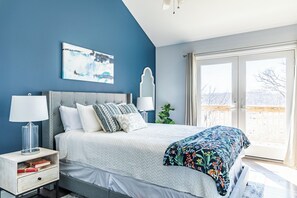 5 soverom, skrivebord, strykejern/-brett og wi-fi (inkludert)