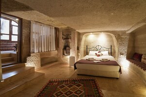 Cave Suite | 迷你吧、特色装修、遮光窗帘、熨斗/熨板