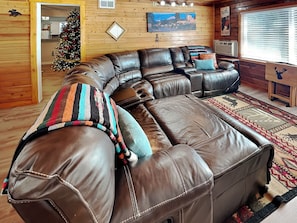 Studio (2 Bedrooms) | Property amenity