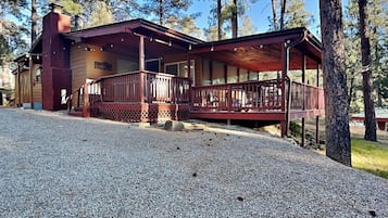 Studio (2 Bedrooms) | Property amenity