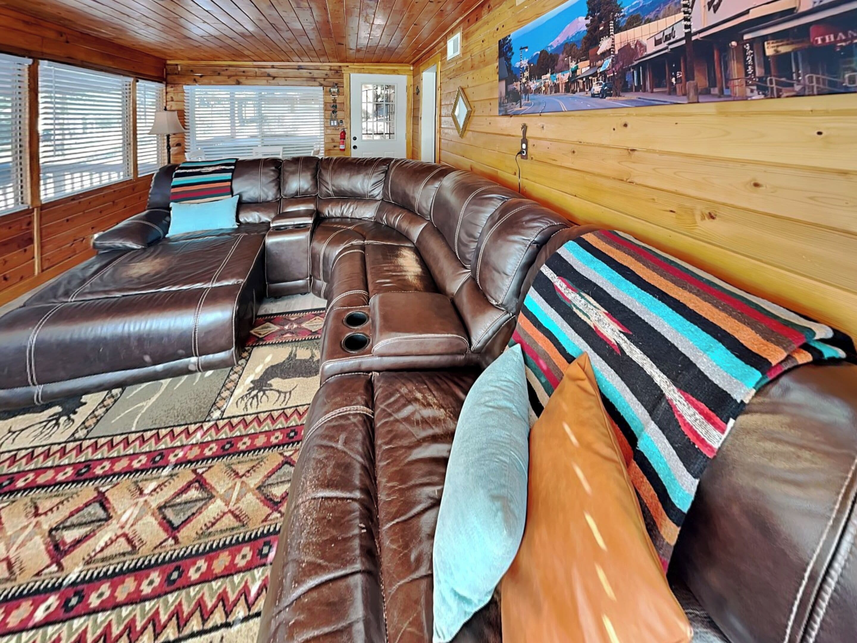 Studio (2 Bedrooms) | Property amenity