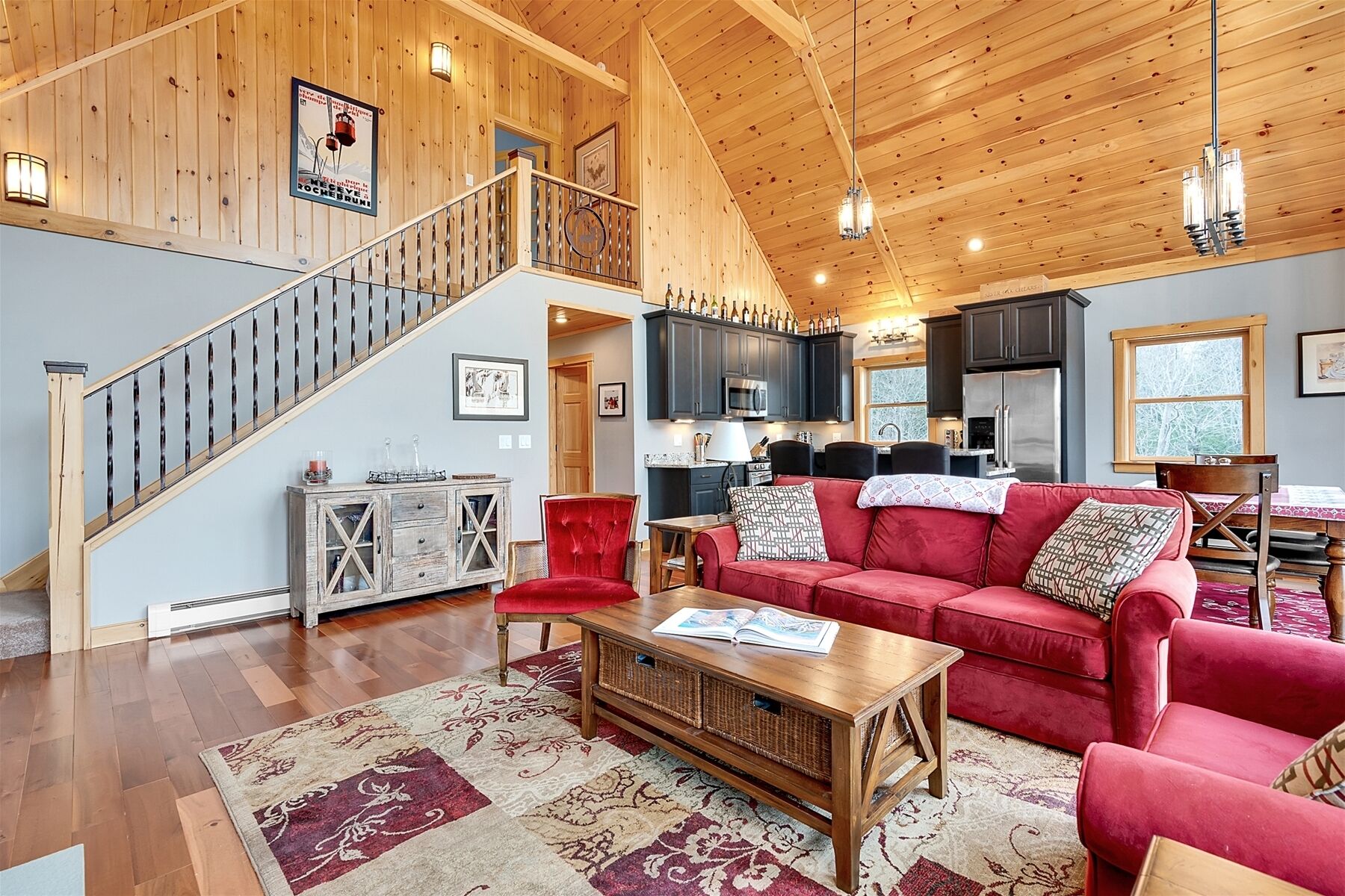 Oak Ridge Lodge- with Hot Tub and Mountain Views