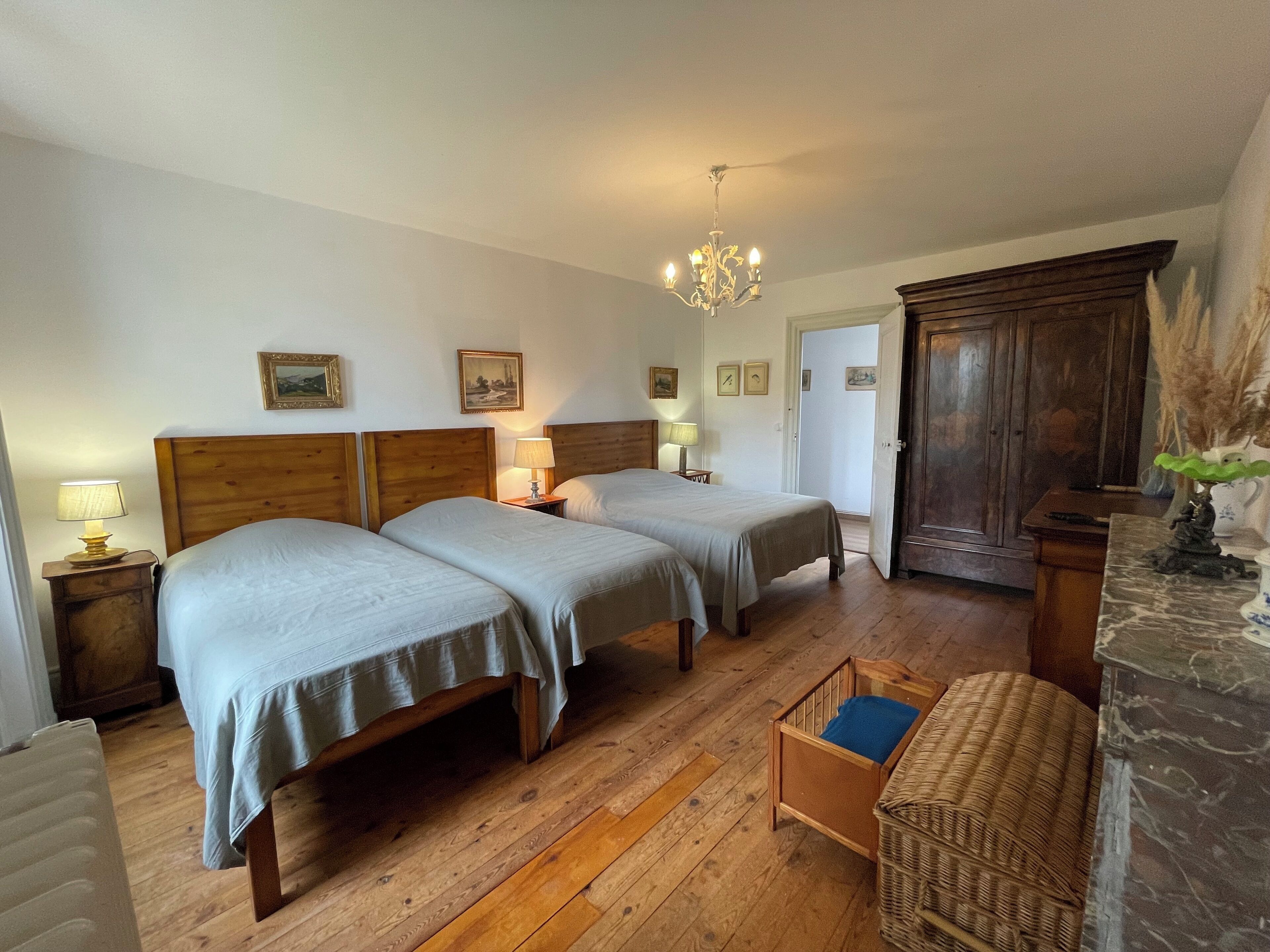 5 chambres, lit parapluie, Wi-Fi