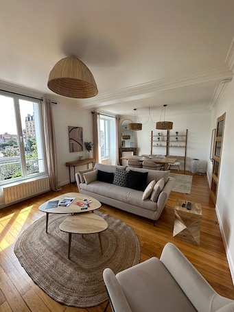 Smart-TV, Musikbibliothek, Videothek, Stereoanlage. Appartement Enghien-les-bains