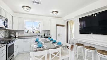 House (3 Bedrooms) | Property amenity