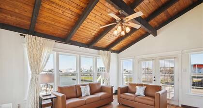 Tranquil Waters by Ryson Vacation Rentals