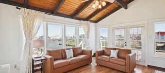 Tranquil Waters by Ryson Vacation Rentals