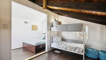 House (3 Bedrooms) | Property amenity