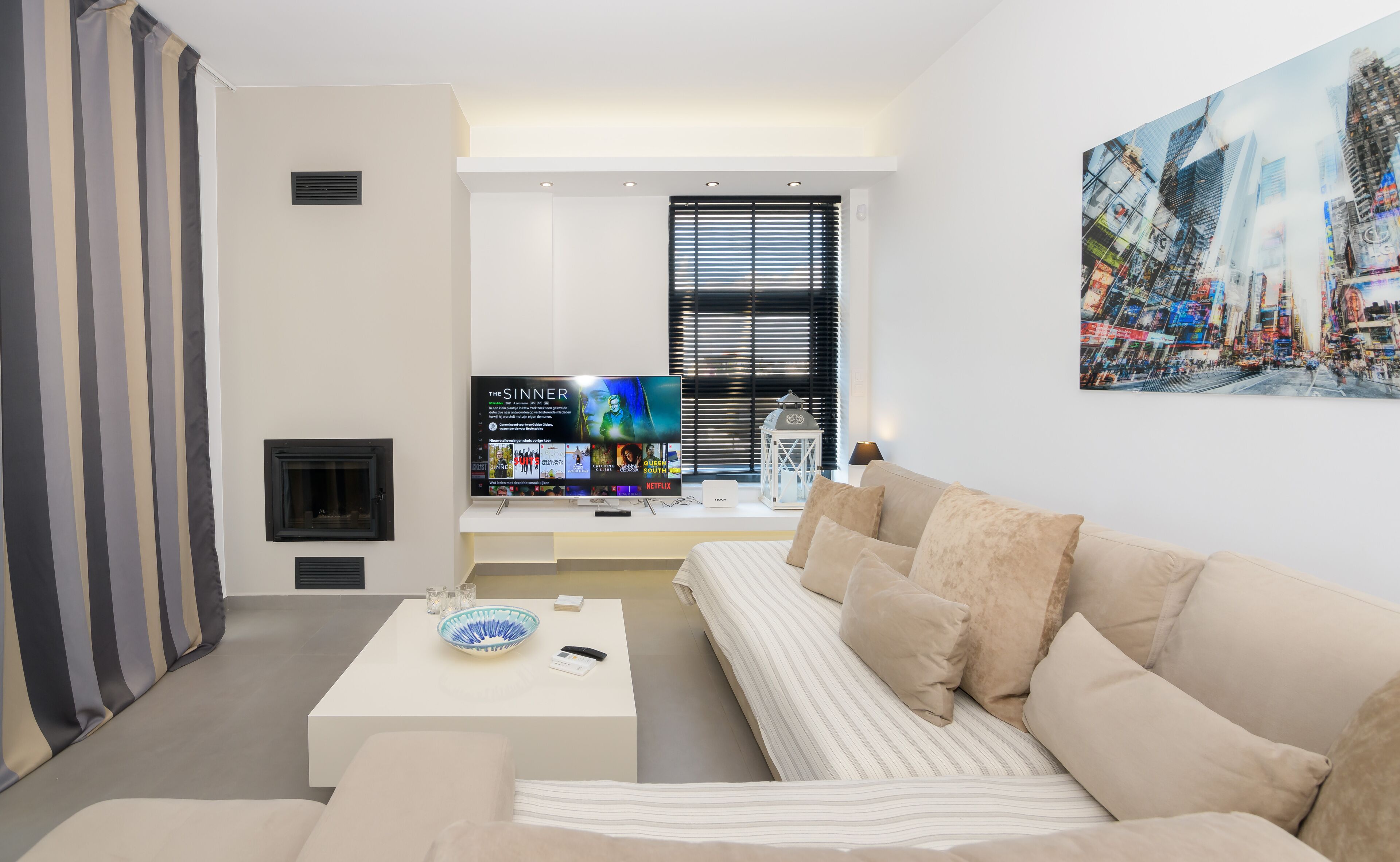 Stylish 2BR flat with stunning views & private parking