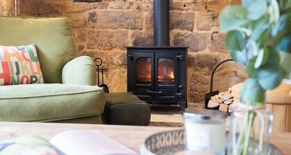Stone Cottage, Stanton near Broadway, Cotswolds - Romantic Retreat