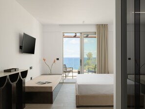 6 bedrooms, in-room safe, desk, iron/ironing board