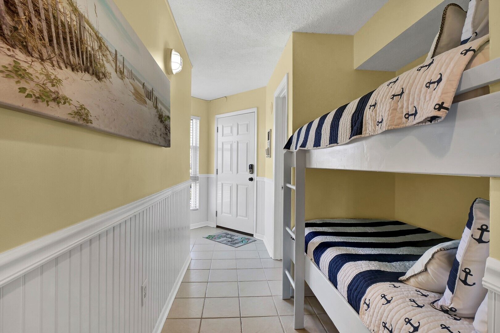 Adorable one bedroom oceanfront condo