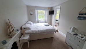 Double or Twin Room | WiFi (free) - The Ship Inn  (Truro)