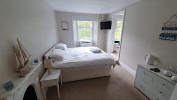 Double or Twin Room | Free WiFi