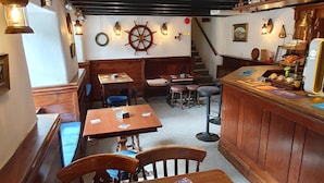 Restaurant - The Ship Inn  (Truro)