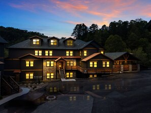 المنشأة من الخارج