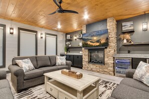 TV, peis og videospill