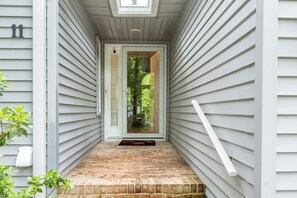 Exterior detail - Ocean Pines- Great for large families! (Berlin)