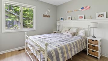 3 bedrooms, iron/ironing board, free WiFi