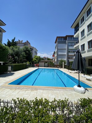 Seasonal outdoor pool - Rezidans A (Konyaalti)