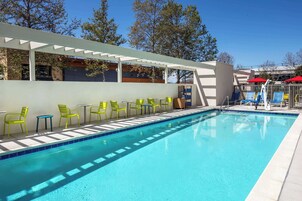 Szezonális szabadtéri medence