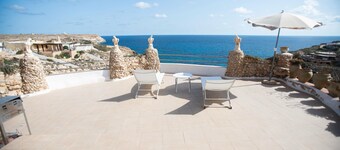 Villa overlooking the sea