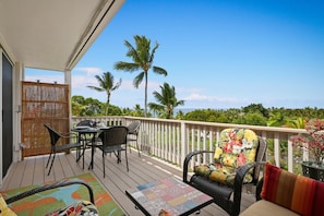 Outdoor dining - Aloha Condos, Keauhou Resort, Condo 108, Ocean View, AC (Kailua Kona)