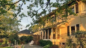 Exterior - Barn Owl Hill - Historic Farmhouse Vineyard Views (Rickreall)